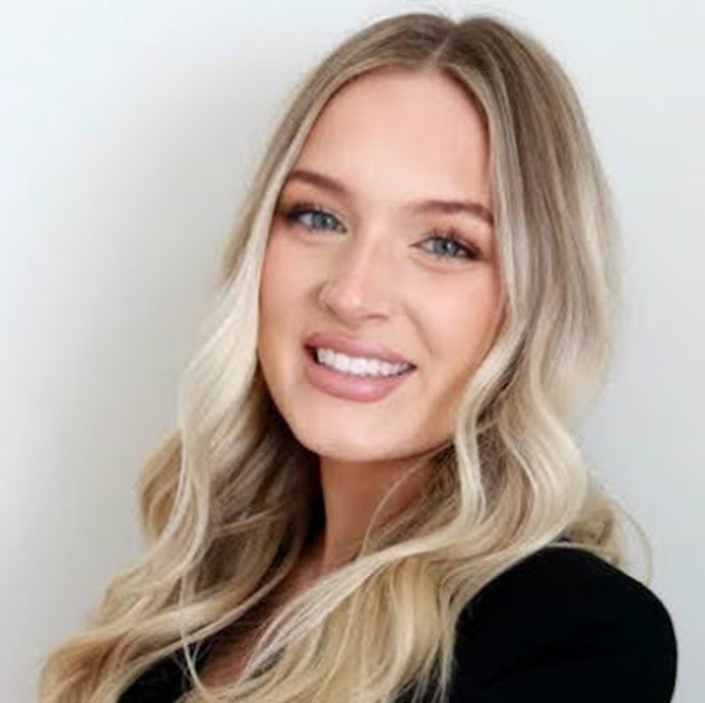 Meet your Posher, Chloe